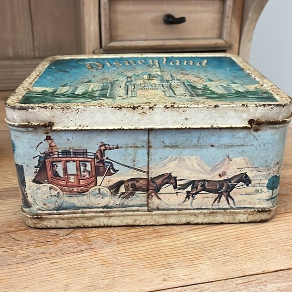 Vintage Disneyland Lunch Box Cinderella Castle Jungle Cruise 1950’s No Thermos - Picture 4 of 10